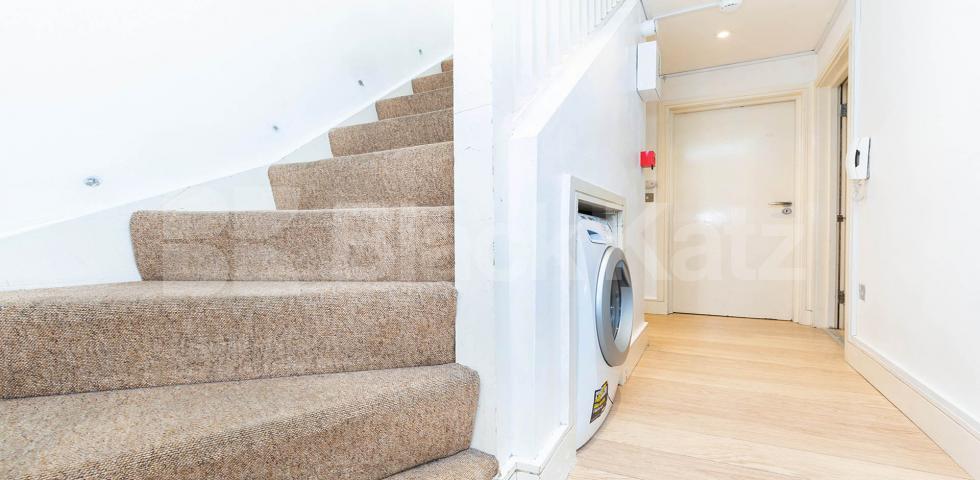 			NEW INSTRUCTION!, 3 Bedroom, 1 bath, 1 reception Flat			 Camden Road, Camden